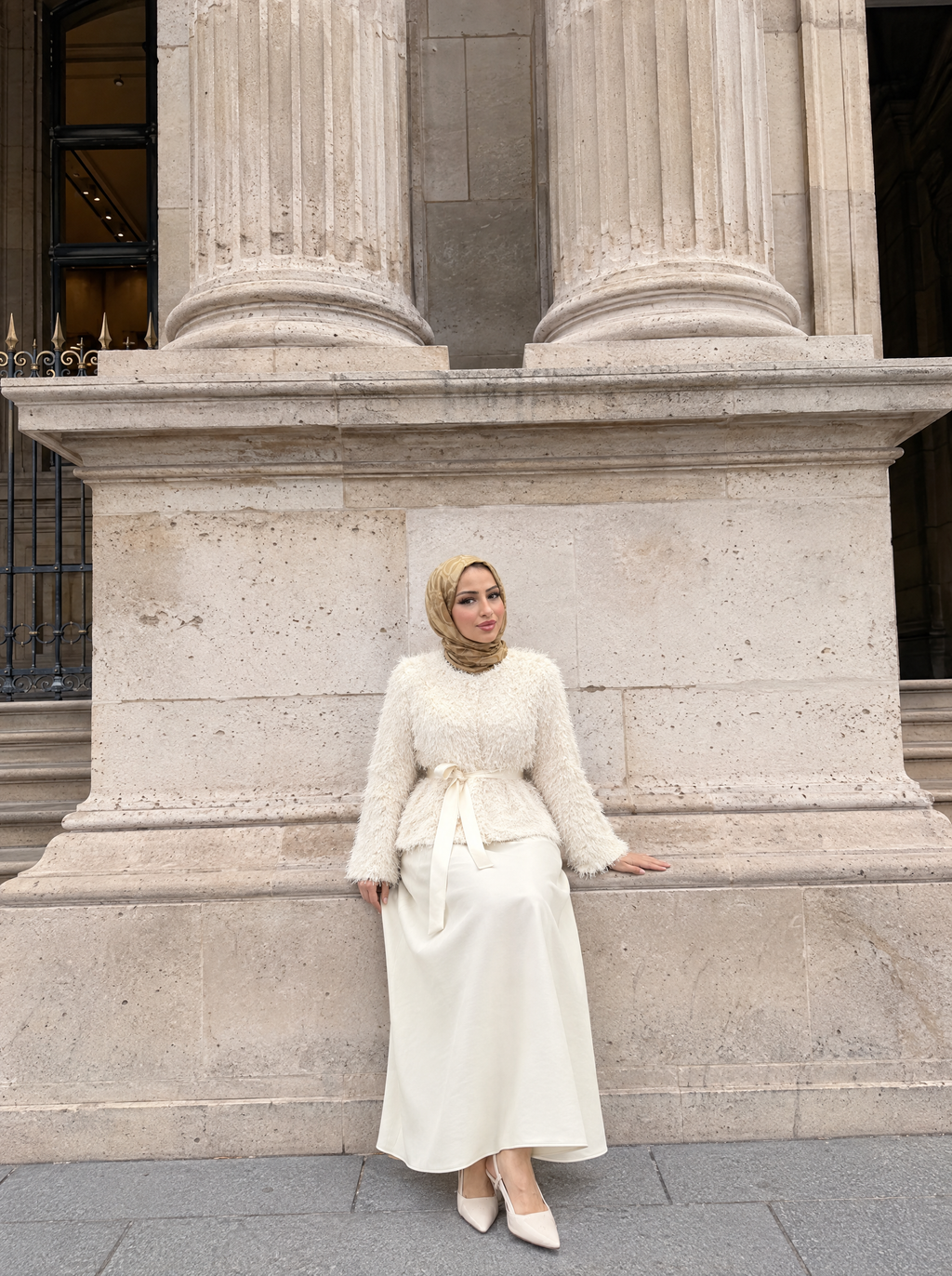 Lina Kürk Takım Krem – poz
